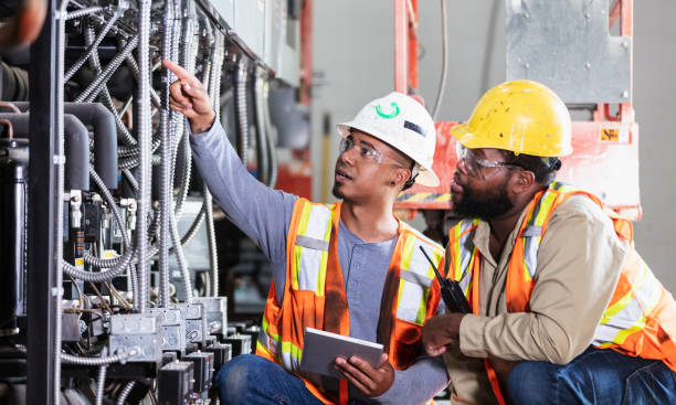 Best Licensed Electrician  in Walnut Creek, OH